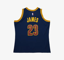 Load image into Gallery viewer, Men's Mitchell & Ness Lebron James Cleaveland Cavaliers Navy Blue NBA Hardwood Classics Swingman Jersey