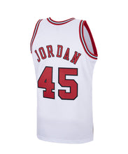 Load image into Gallery viewer, Men's Mitchell & Ness Michael Jordan Chicago Bulls White NBA Hardwood Classics Authentic Jersey