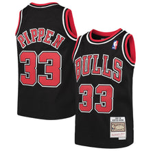 Load image into Gallery viewer, Men’s Mitchell & Ness Scottie Pippen Chicago Bulls Black NBA Hardwood Classics Swingman Jersey
