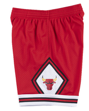 Load image into Gallery viewer, Chicago Bulls Road 1975-76 Swingman Shorts
