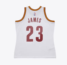 Load image into Gallery viewer, Men&#39;s Mitchell &amp; Ness Lebron James Cleaveland Cavaliers White NBA Hardwood Classics Swingman Jersey

