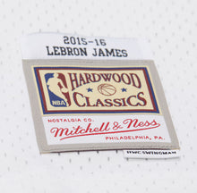 Load image into Gallery viewer, Men&#39;s Mitchell &amp; Ness Lebron James Cleaveland Cavaliers White NBA Hardwood Classics Swingman Jersey
