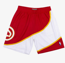 Load image into Gallery viewer, Men&#39;s Atlanta Hawks Mitchell &amp; Ness Hardwood Classics Swingman Red Basketball Shorts
