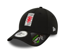 Load image into Gallery viewer, Manchester United New Era 9Forty Adustable Black Soccer Hat
