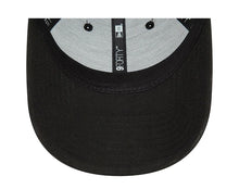 Load image into Gallery viewer, Manchester United New Era 9Forty Adustable Black Soccer Hat
