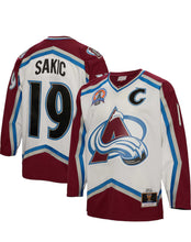 Load image into Gallery viewer, Men&#39;s Mitchell &amp; Ness Colorado Avalanche Joe Sakic Burgandy &amp; White 2000-01 Captain&#39;s Patch Blue Line Vintage NHL Jersey
