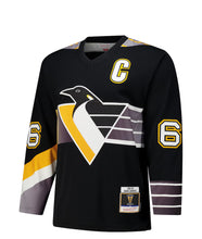 Load image into Gallery viewer, Men&#39;s Mitchell &amp; Ness Pittsburgh Penguins Mario Lemieux Black 1996-97 Captain&#39;s Patch Blue Line Vintage NHL Jersey
