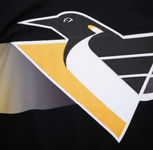 Load image into Gallery viewer, Men&#39;s Mitchell &amp; Ness Pittsburgh Penguins Mario Lemieux Black 1996-97 Captain&#39;s Patch Blue Line Vintage NHL Jersey
