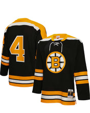 Load image into Gallery viewer, Men&#39;s Mitchell &amp; Ness Boston Bruins Bobby Orr Black 1971-72 Blue Line Vintage NHL Jersey
