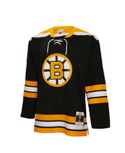 Load image into Gallery viewer, Men&#39;s Mitchell &amp; Ness Boston Bruins Bobby Orr Black 1971-72 Blue Line Vintage NHL Jersey

