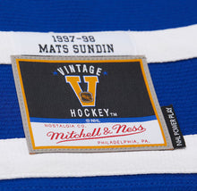 Load image into Gallery viewer, Men&#39;s Mitchell &amp; Ness Toronto Maple Leafs Mats Sundin 1997-98 Throwback Powerplay Royal Blue NHL Jersey

