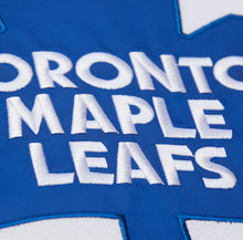 Load image into Gallery viewer, Men&#39;s Mitchell &amp; Ness Toronto Maple Leafs Doug Gilmour 1992-93 Throwback Powerplay White NHL Jersey
