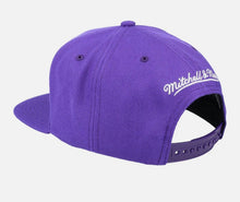 Load image into Gallery viewer, Men&#39;s Mitchell &amp; Ness Purple Toronto Raptors Snap-back Hat
