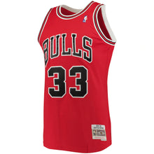 Load image into Gallery viewer, Men’s Mitchell &amp; Ness Scottie Pippen Chicago Bulls Red NBA Hardwood Classics Swingman Jersey
