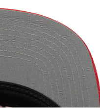 Load image into Gallery viewer, Men&#39;s Mitchell &amp; Ness Red Chicago Bulls Snap-back Hat
