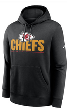 Load image into Gallery viewer, Men&#39;s Nike Black Kansas City Chiefs Team Impact Club Pullover Hoodie
