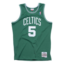 Load image into Gallery viewer, Men&#39;s Mitchell &amp; Ness Kevin Garnet Boston Celtics Green NBA Hardwood Classics Swingman Jersey

