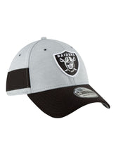 Load image into Gallery viewer, Casquette Oakland Raiders NFL Sideline home 39THIRTY New Era
