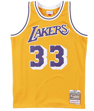 Load image into Gallery viewer, Men&#39;s Mitchell &amp; Ness Kareem Abdul-Jabbar Los Angeles Lakers Yellow NBA Hardwood Classics Swingman Jersey
